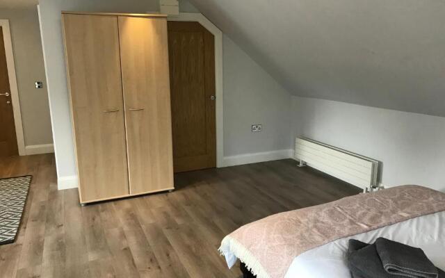 Lakeside Studio 1 Loft Apartment