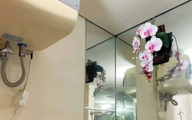 Cozy and Minimalist Studio Apartment Mangga Dua