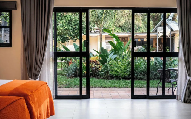 Victoria Falls Oasis Hotel