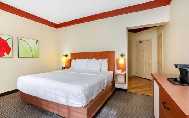 La Quinta Inn & Suites Raleigh Cary