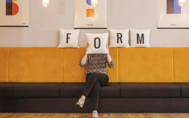 Holiday Inn - the niu, Form Stuttgart Feuerbach by IHG