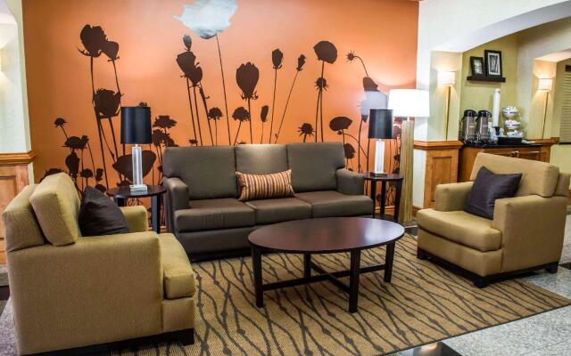 Comfort Inn & Suites Ashland – Richmond North