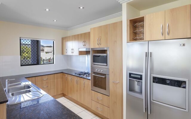 Piermonde Apartments - Cairns