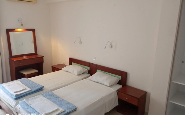 Aggelos Family Hotel