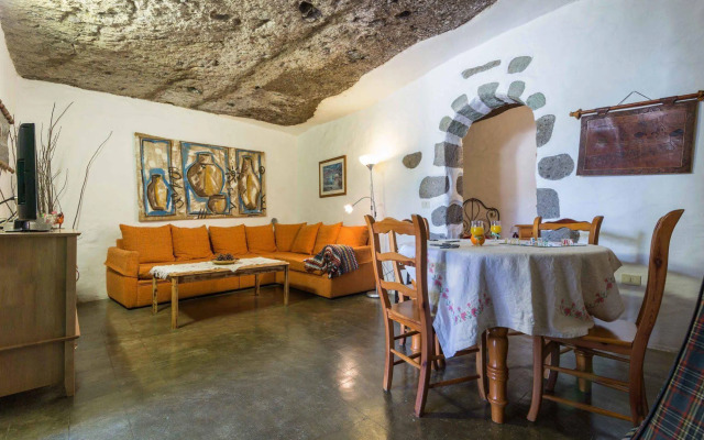 Casa Cueva El Caidero