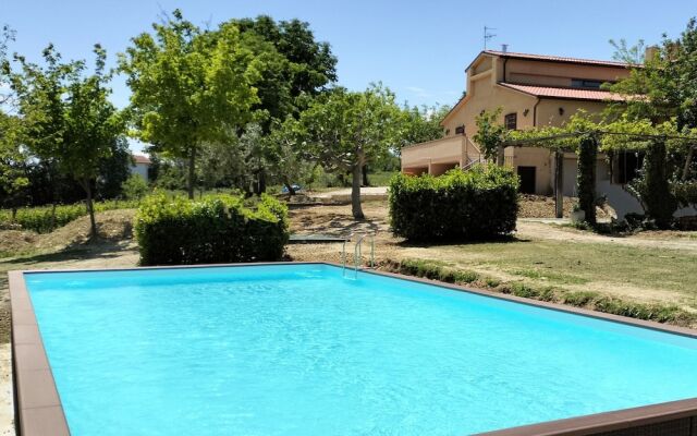 Angelucci Agriturismo con Camere e Agri Camping