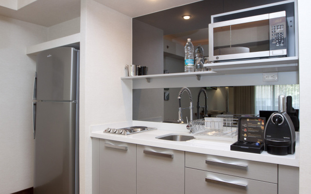 Las Suites Campos Eliseos