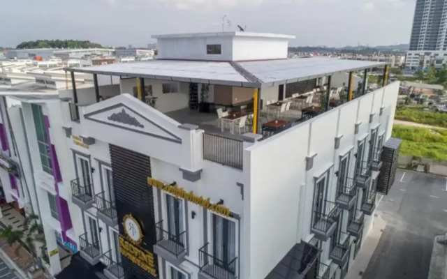 Redpine Boutique Hotel