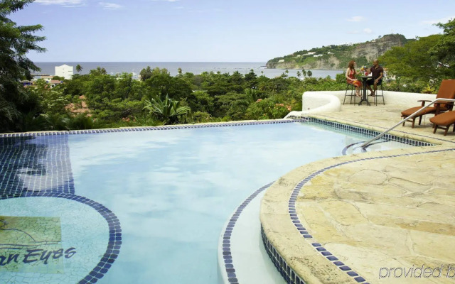 Pelican Eyes Resort & Spa
