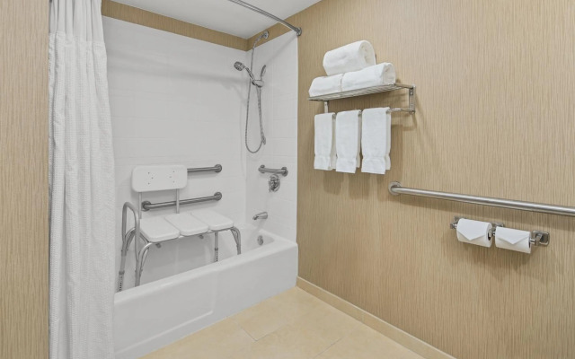 Crowne Plaza Hotel Greenville-I-385-Roper Mtn Rd by IHG