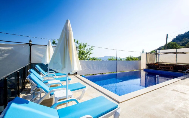 Villa Ermis by Akdenizvillam