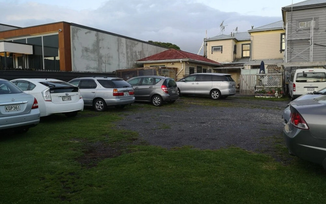 Golden Cross Hotel