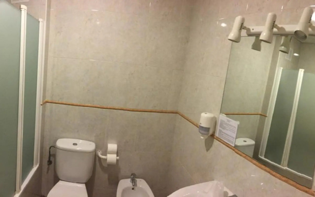 Hotel Barajas Plaza Madrid