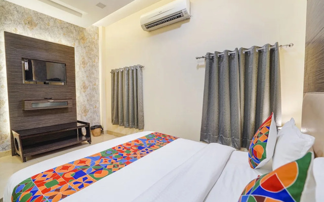 Fabhotel Rivlet Premium