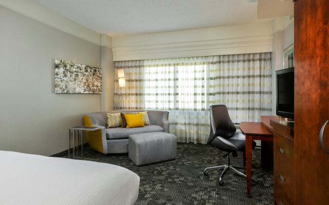 Courtyard by Marriott Houston by the Galleria