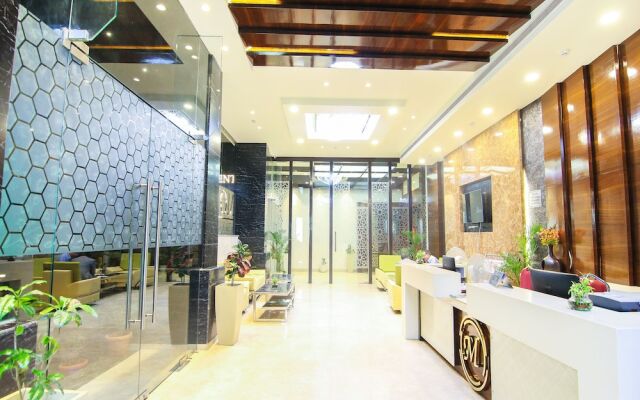 OYO 13482 Hotel Moments