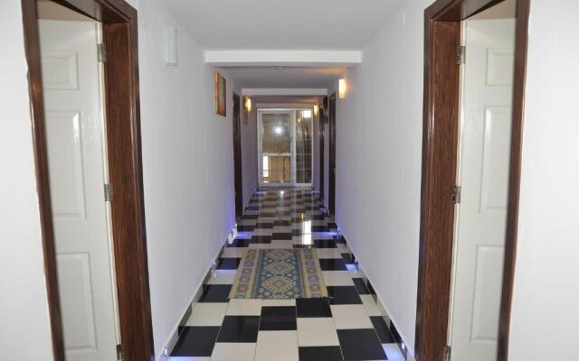 Ozbay Hotel