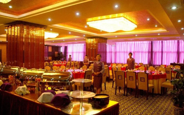 Xinfeng Holiday Hotel