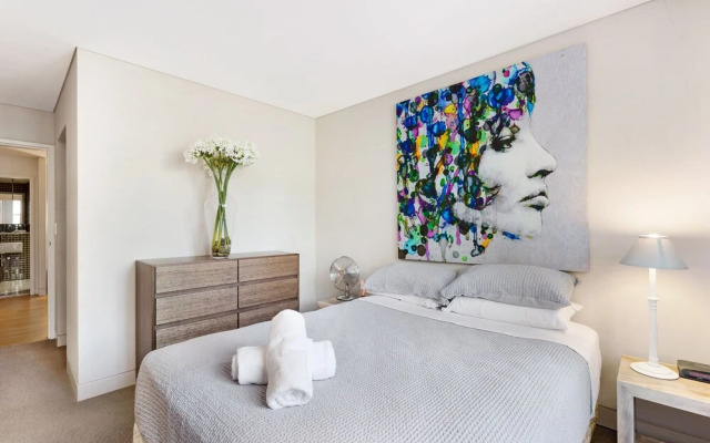 Surry Hills Modern Two Bedroom - 13 CRN