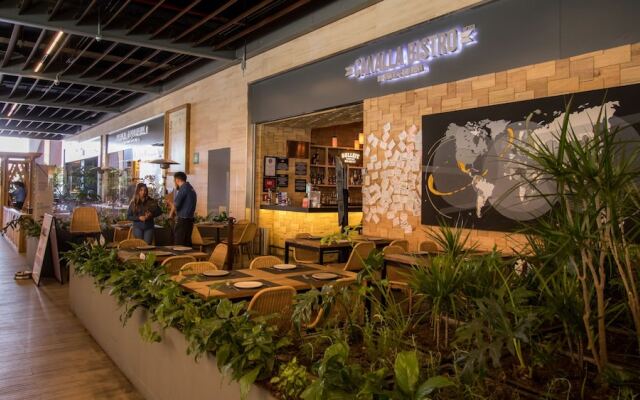 Miyana VIP Luxury Suite by  LiveMexicoCity