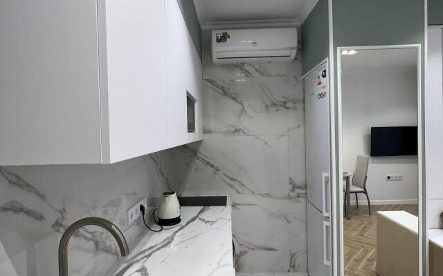 Lucky Room on Maloe Ponizovye street