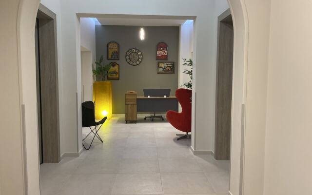 Alekos Apartments 2 Netflix, Self Check-In