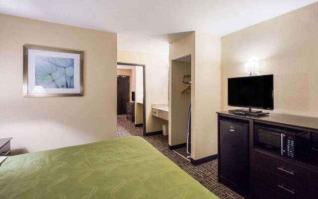 Quality Inn & Suites Caseyville - St. Louis