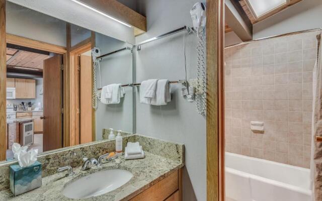 Laurelwood Condominiums Studio Deluxe Unit 115