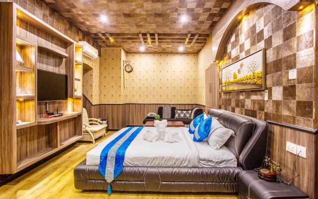 Royal Empire Boutique Hotel