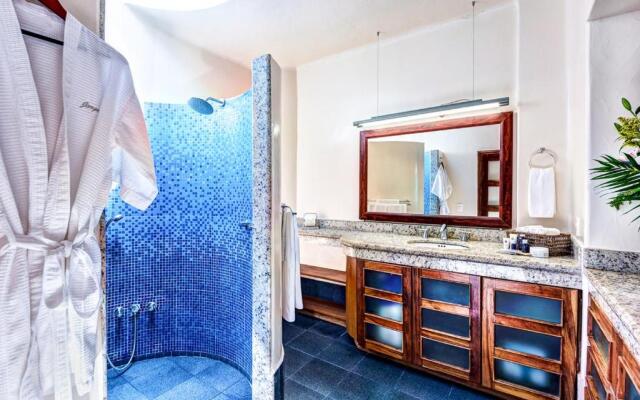 Playacar Villa Sleeps 8 with Pool and Air Con