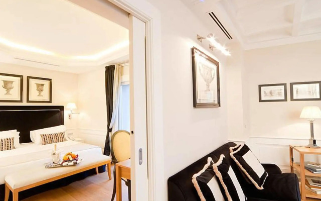 Trevi Palace Luxury Inn