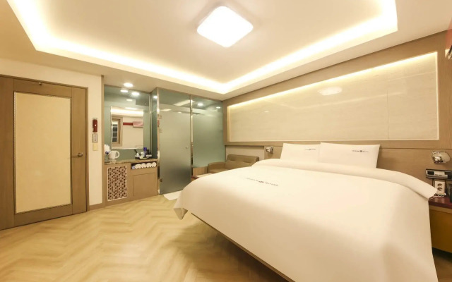 Sugar Hotel