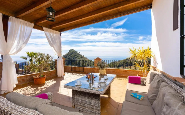 Villa Flores At Home