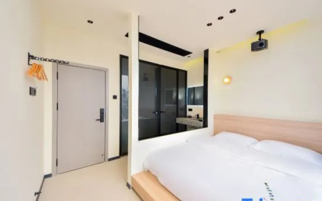 Xiaoluchenke Seaview Design Hotel (Dali Erhai Branch)