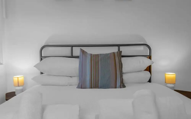 Stylish 1BR Urban Stay, City Centre