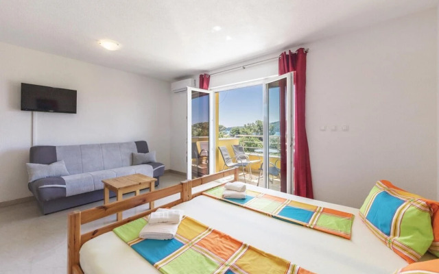 Beautiful Apartment in Pomer With Sauna