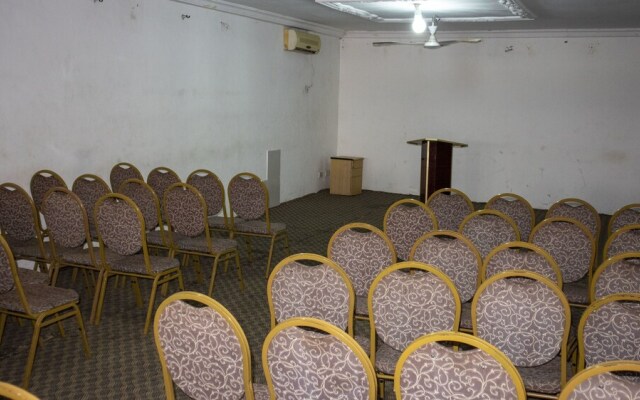 Gulf Suites Hotel