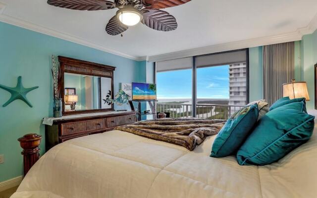 Beachfront Condo With Panoramic Ocean Views and Pool