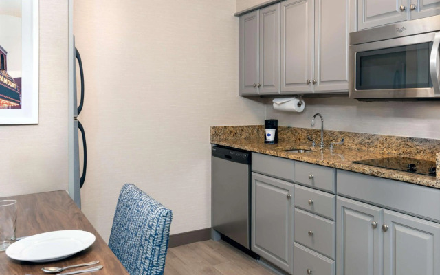 Hampton Inn & Suites Charlottesville-At the University