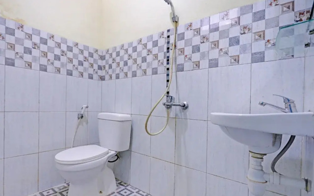 OYO 92322 Hasan House SyariahNearPelabuhan Feri Harbor Bay