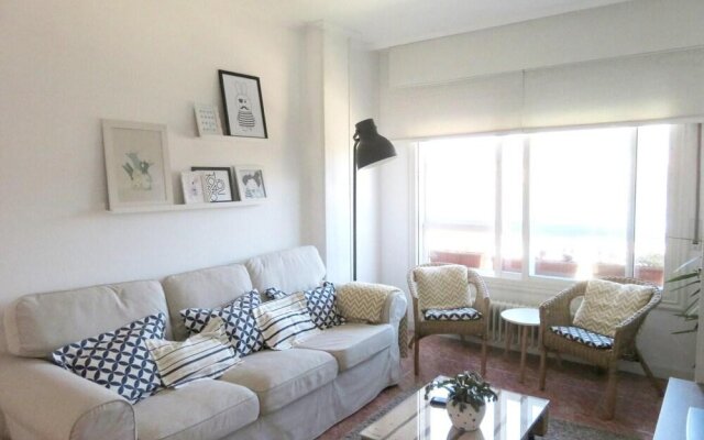 Apartment with 2 Bedrooms in Pontevedra, with Wonderful Sea View And Wifi - 4 Km From the Beach