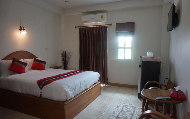 Maesot Siri Hotel