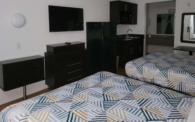 Rodeway Inn & Suites Thousand Palms - Rancho Mirage