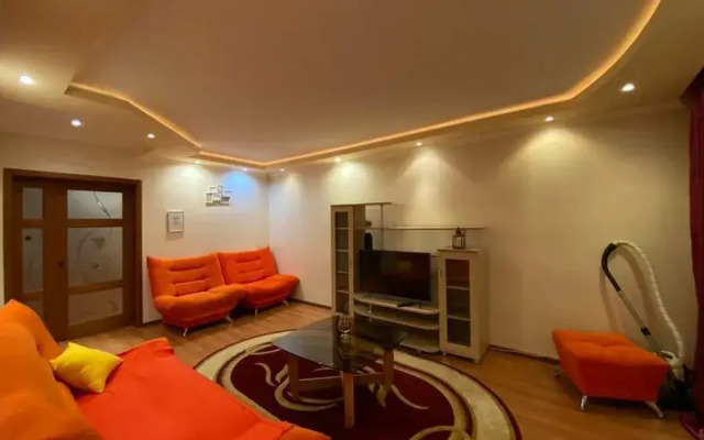Lip City apartments on 40 Stakhanov Street