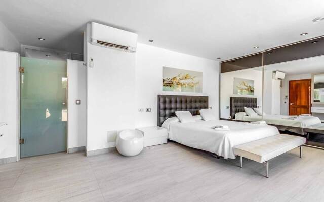 Villa - 4 Bedrooms with Pool, WiFi and Sea views - 108773