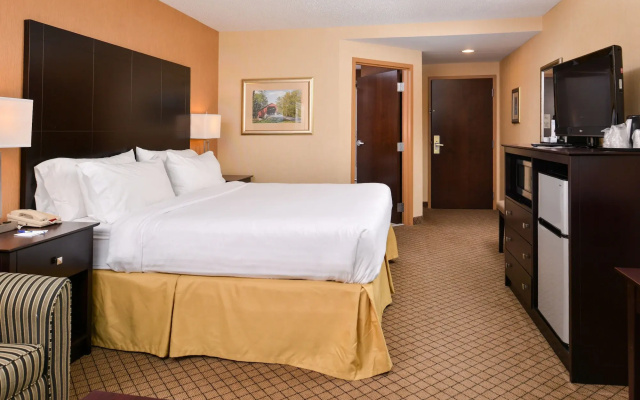 Holiday Inn Express Lewisburg/New Columbia