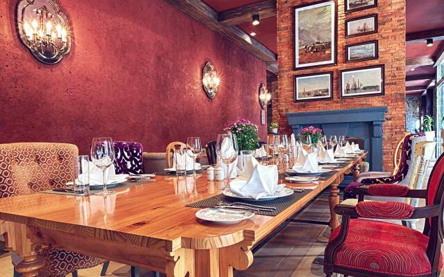 Mercure Danang French Village Bana Hills