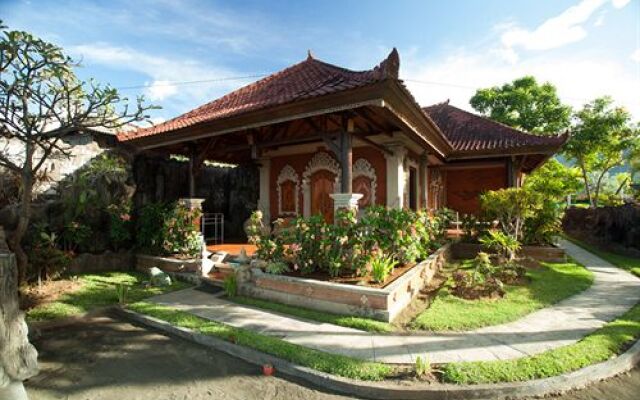Segara Bukit Seaside Cottages