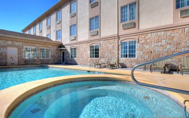 Holiday Inn Express & Suites Pecos