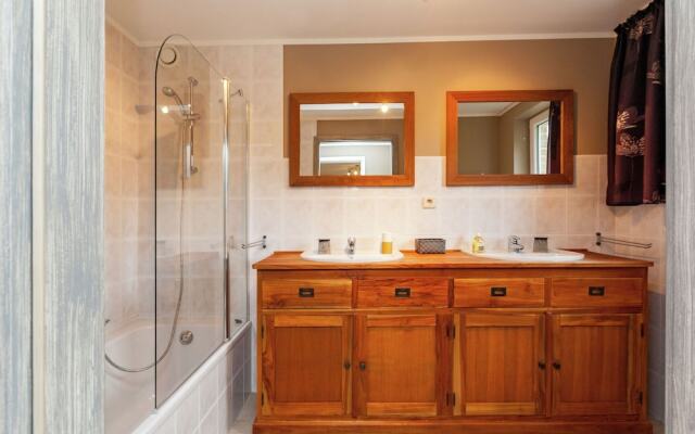 Modern Villa with Indoor Pool & Hot Tub in Malmedy
